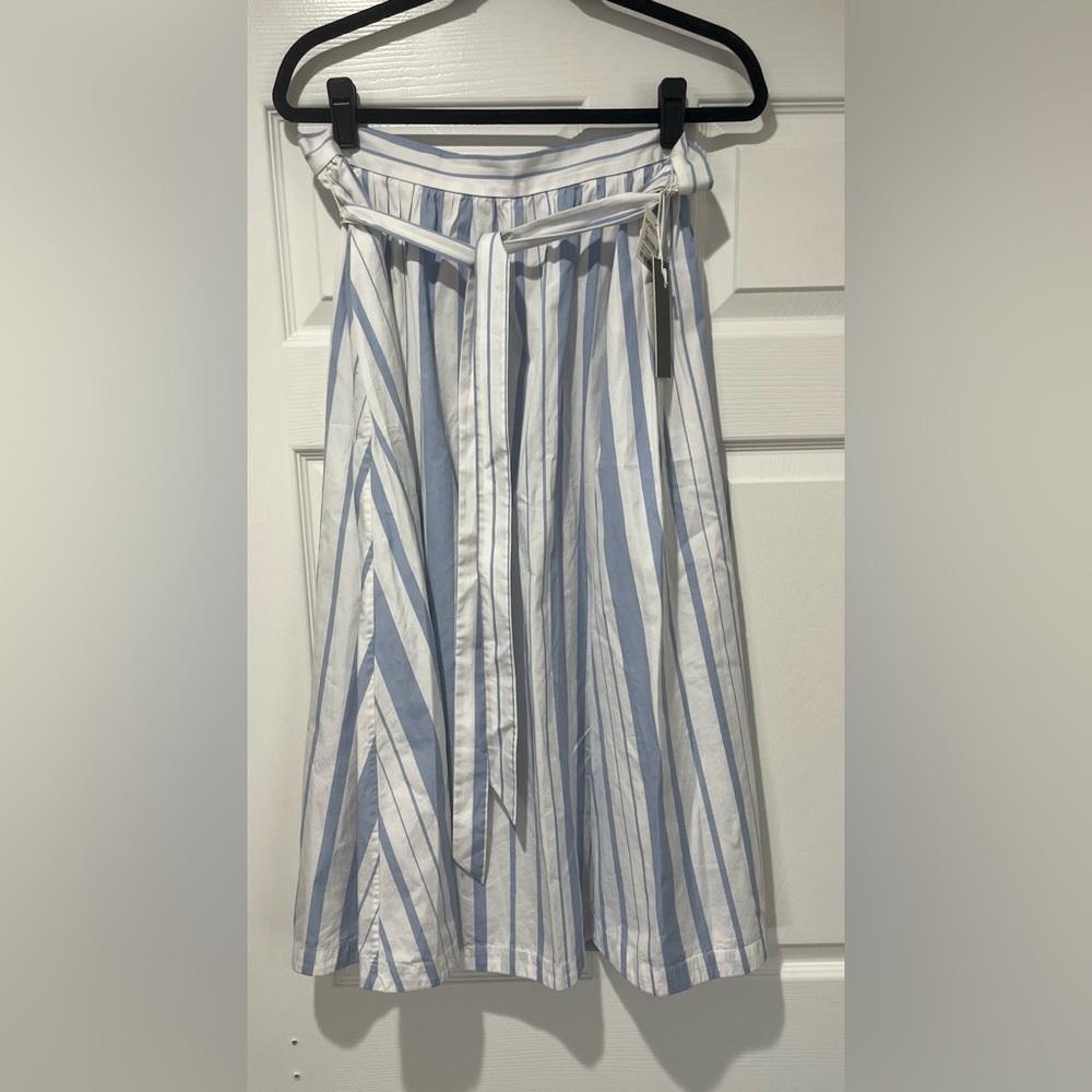 Nordstrom Signature Variegated Blue and White Striped Poplin Skirt with Pockets - Picture 5 of 9